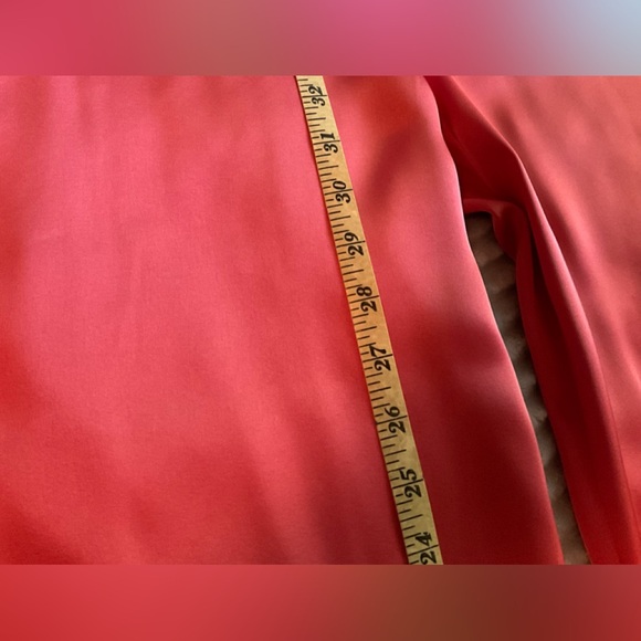 💕NWT St John Collection Liquid Satin top and pant Size: Top: M, pant: 10. - Picture 11 of 12